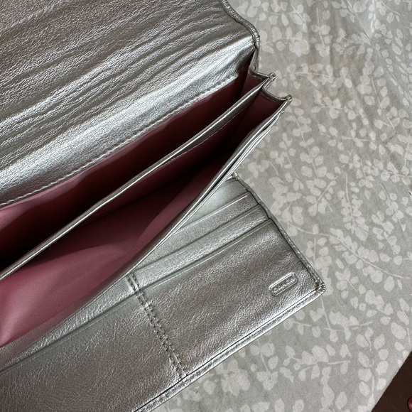 COACH Soho Pleated Patent Leather Slim Envelope Wallet Gray F42813 - Picture 5 of 5